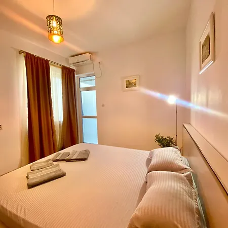 Stylish Ultracentral Old Town